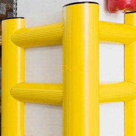 Envuelve y resguarda el perímetro del pilar contra choques, golpes o rozaduras accidentales